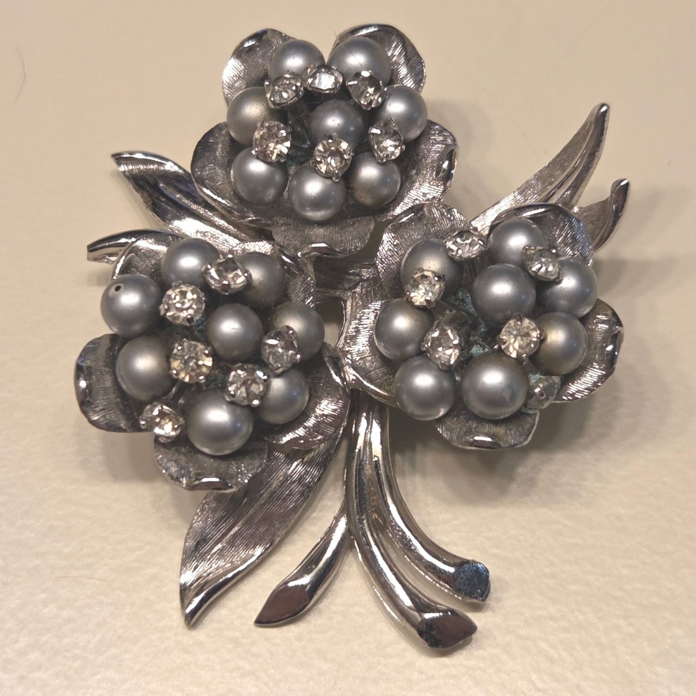 Vintage Silver Tone‎ Faux Gray Pearl Rhinestone Flower Brooch Pin Bouquet Style